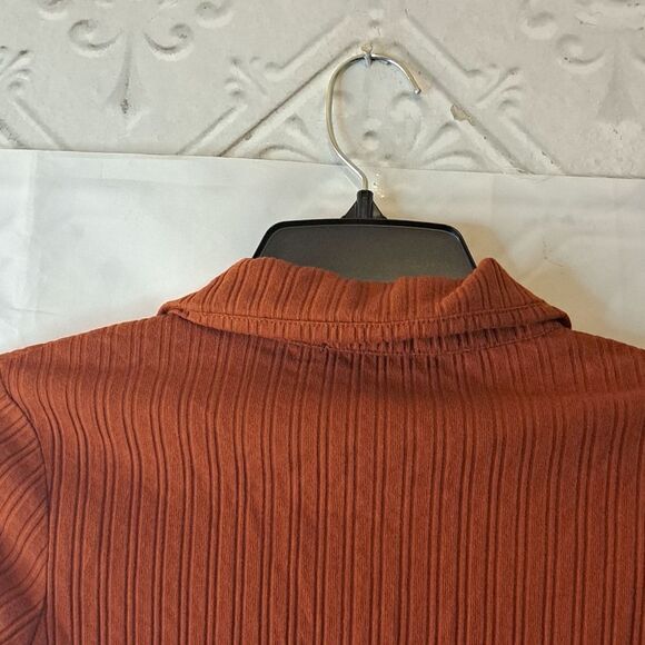 Better Be Ribbed Button Up Long Sleeve Cropped Top NWOT Size: M - Picture 5 of 11